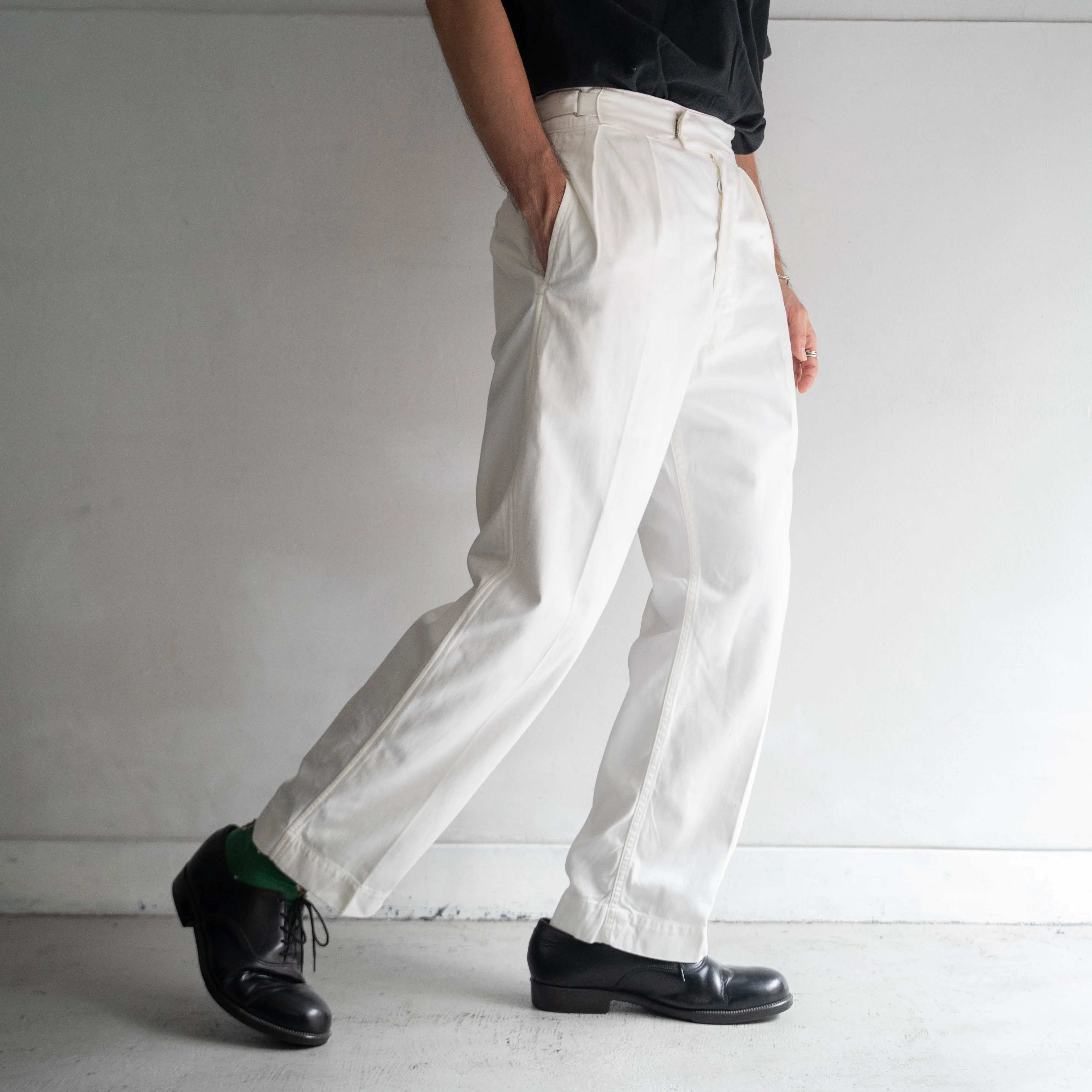 1960s Royal Navy white drill chino slacks -with adjuster-