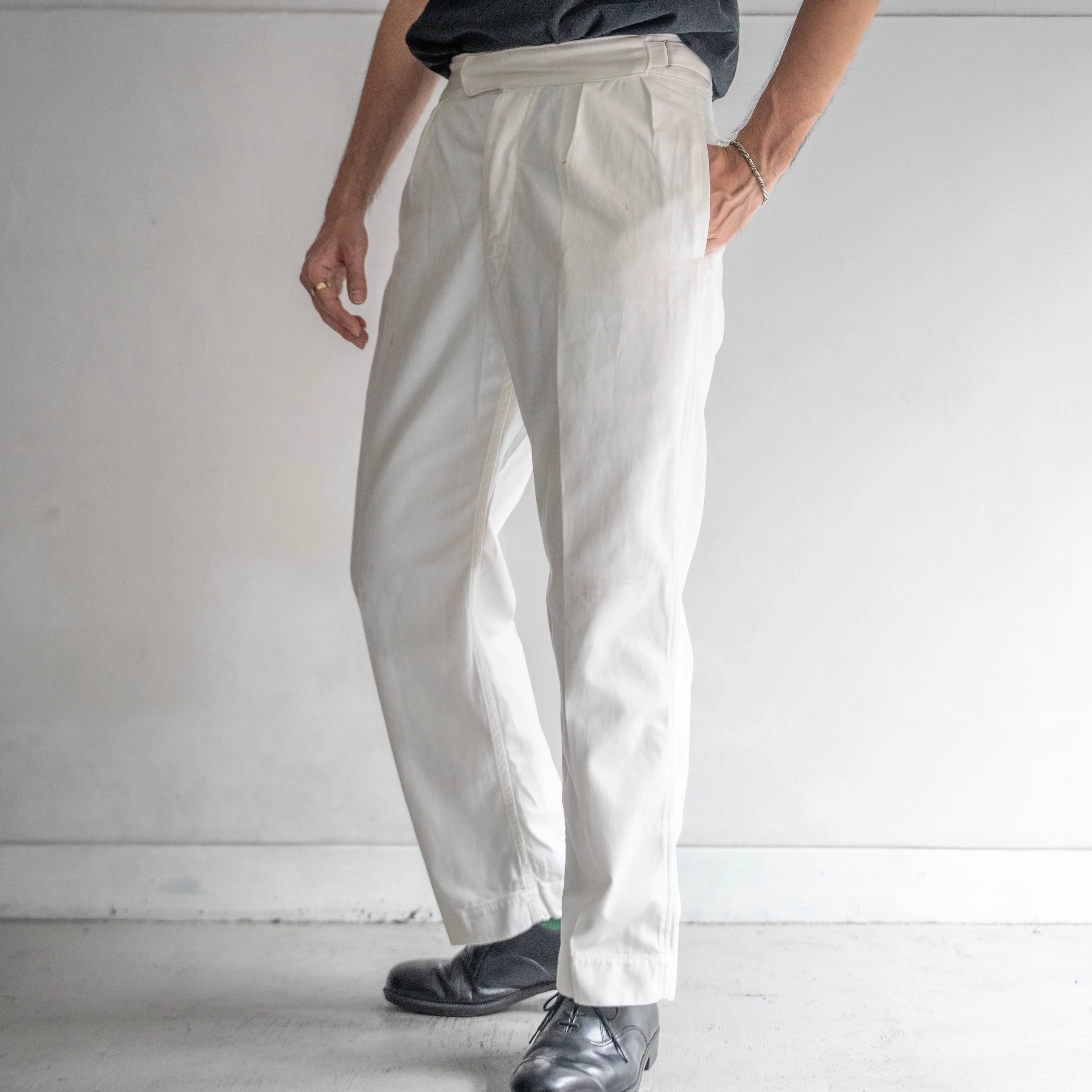 1960s Royal Navy white drill chino slacks -with adjuster-