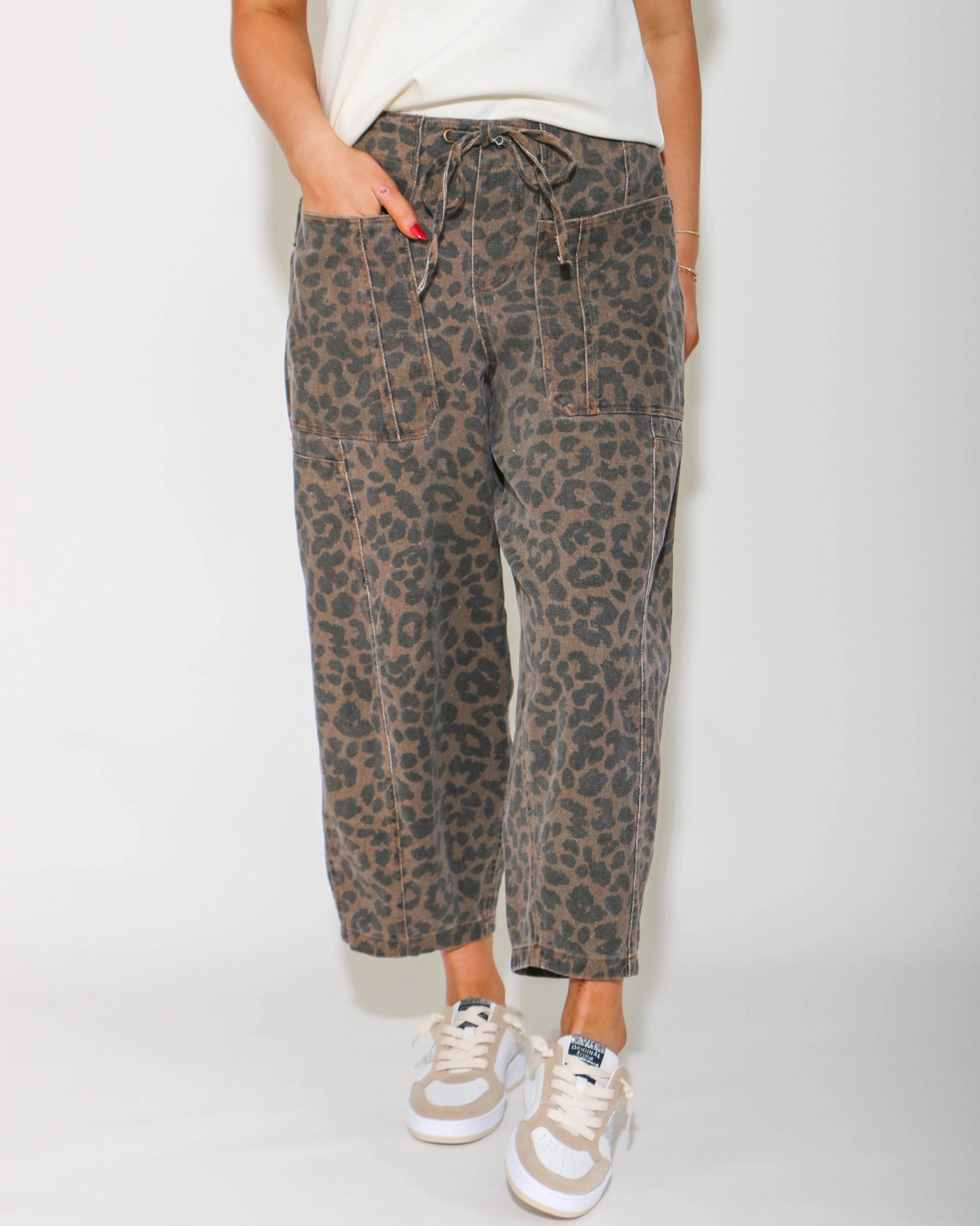 3rd Round (Pre-SALE) Leopard Print Mid-Waist Barrel Pants