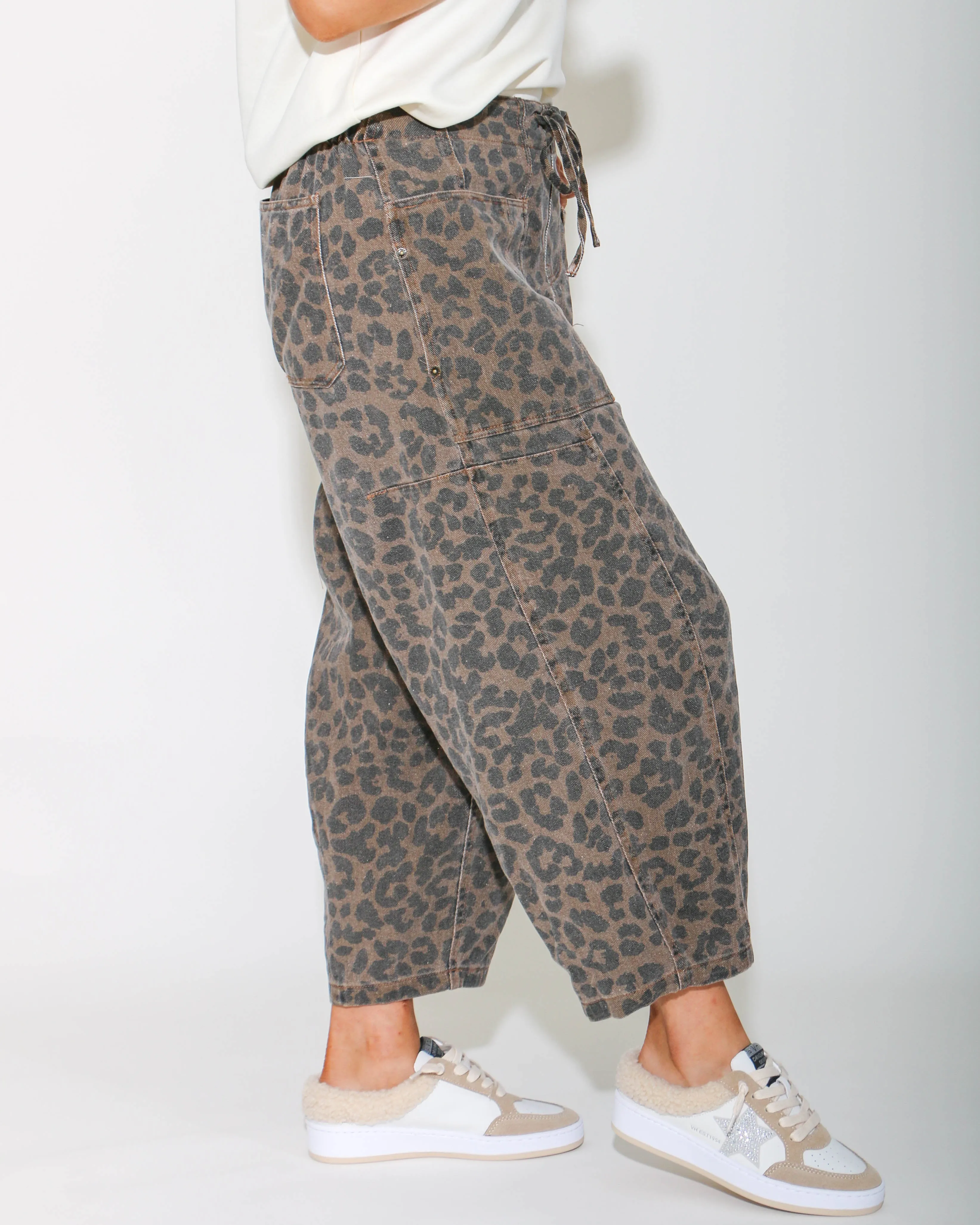 3rd Round (Pre-SALE) Leopard Print Mid-Waist Barrel Pants