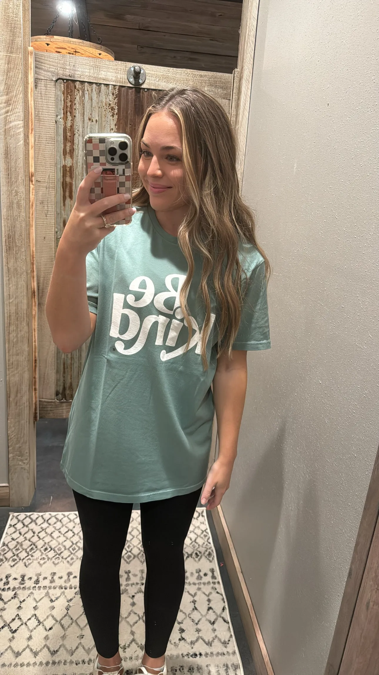 BE KIND GRAPHIC TEE