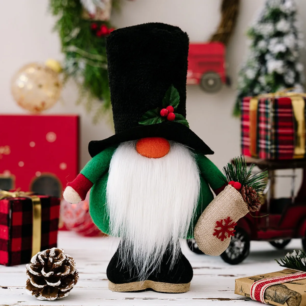 CHRISTMAS FACELESS GNOME