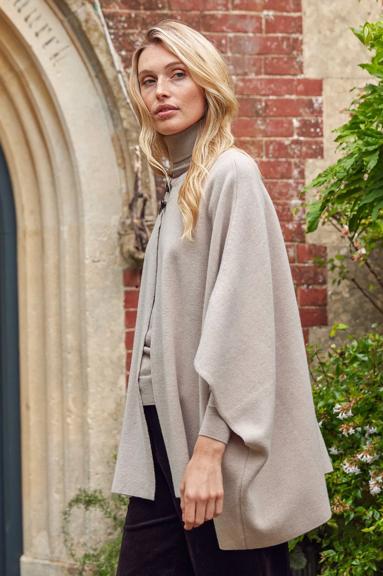 Knitted Cape | Oat